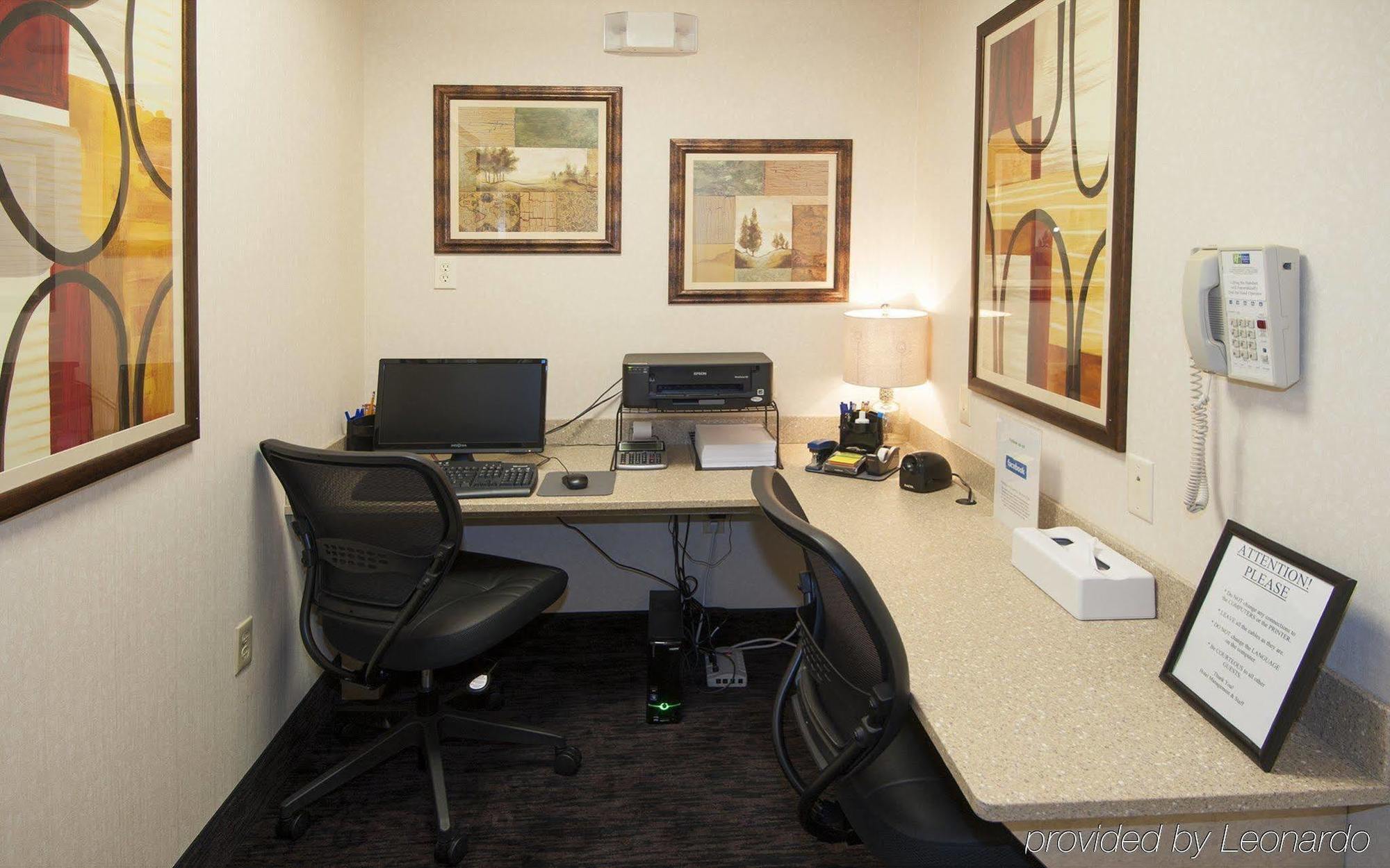 Holiday Inn Express Hotel & Suites Youngstown North-Warren/Niles, An Ihg Hotel Facilities photo